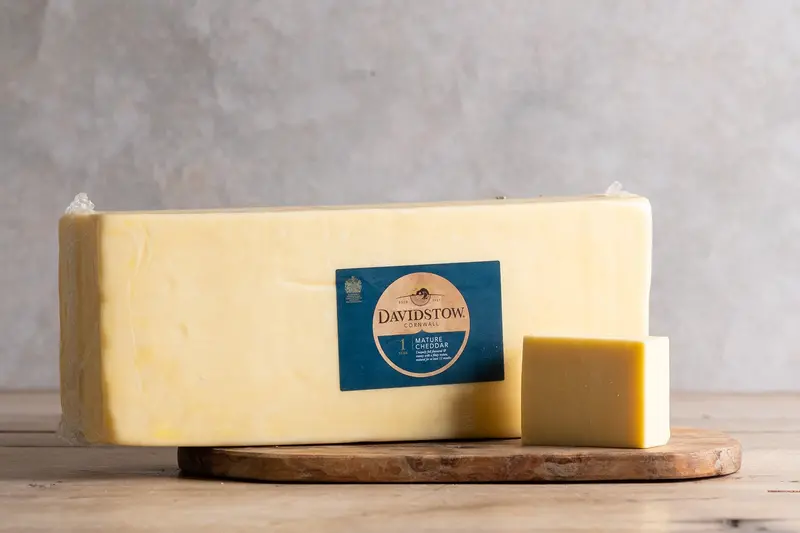Davidstow Extra Mature Cheddar 1
