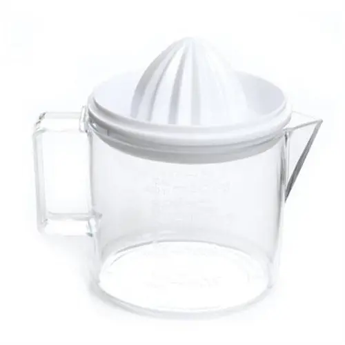 Handheld Citrus Juicer With Integrated Catch Cup 1