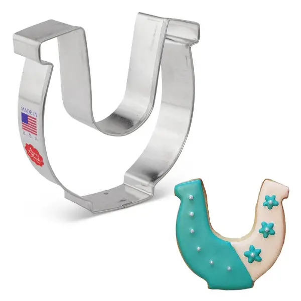 Horseshoe-Shaped Cookie Cutter – Rustic Metal Baking Tool 1
