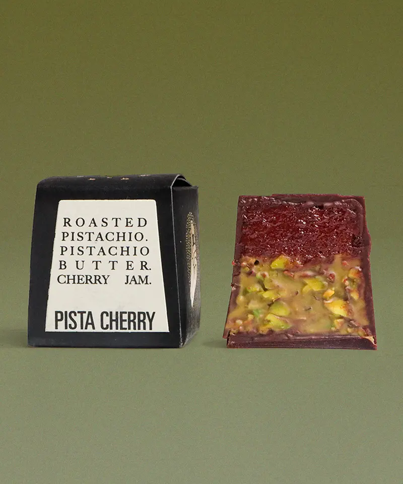 Pista & Cherry Big Cube Chocolate 1