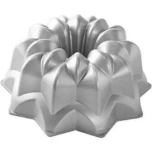 Vintage Star-Shaped Bundt Pan 1